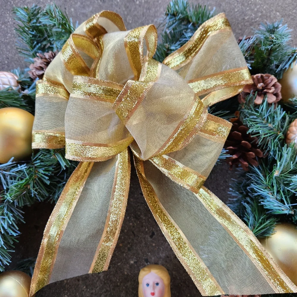 CHRISTMAS realistic white herald